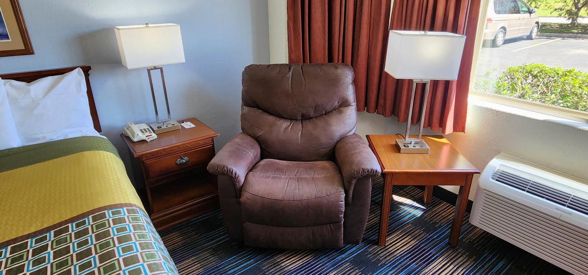 All Towne Suites Saint Robert Exterior foto